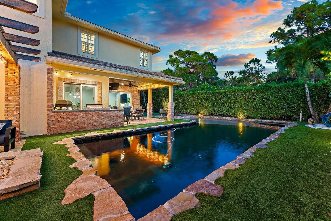 136 Via Catalunha Jupiter, FL 33458