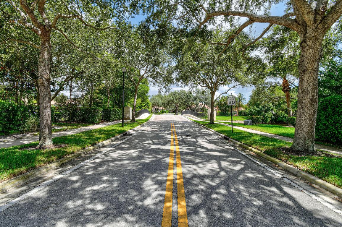 136 Via Catalunha Jupiter, FL 33458