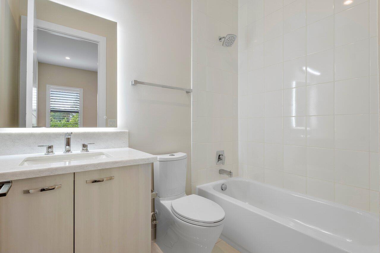 17464 Ponte Chiasso Dr Boca Raton, FL 33496