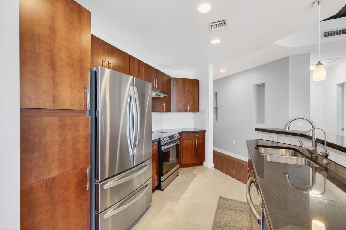 300 S Australian Ave #520 West Palm Beach, FL 33401