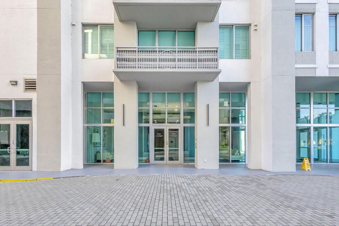 300 S Australian Ave #520 West Palm Beach, FL 33401