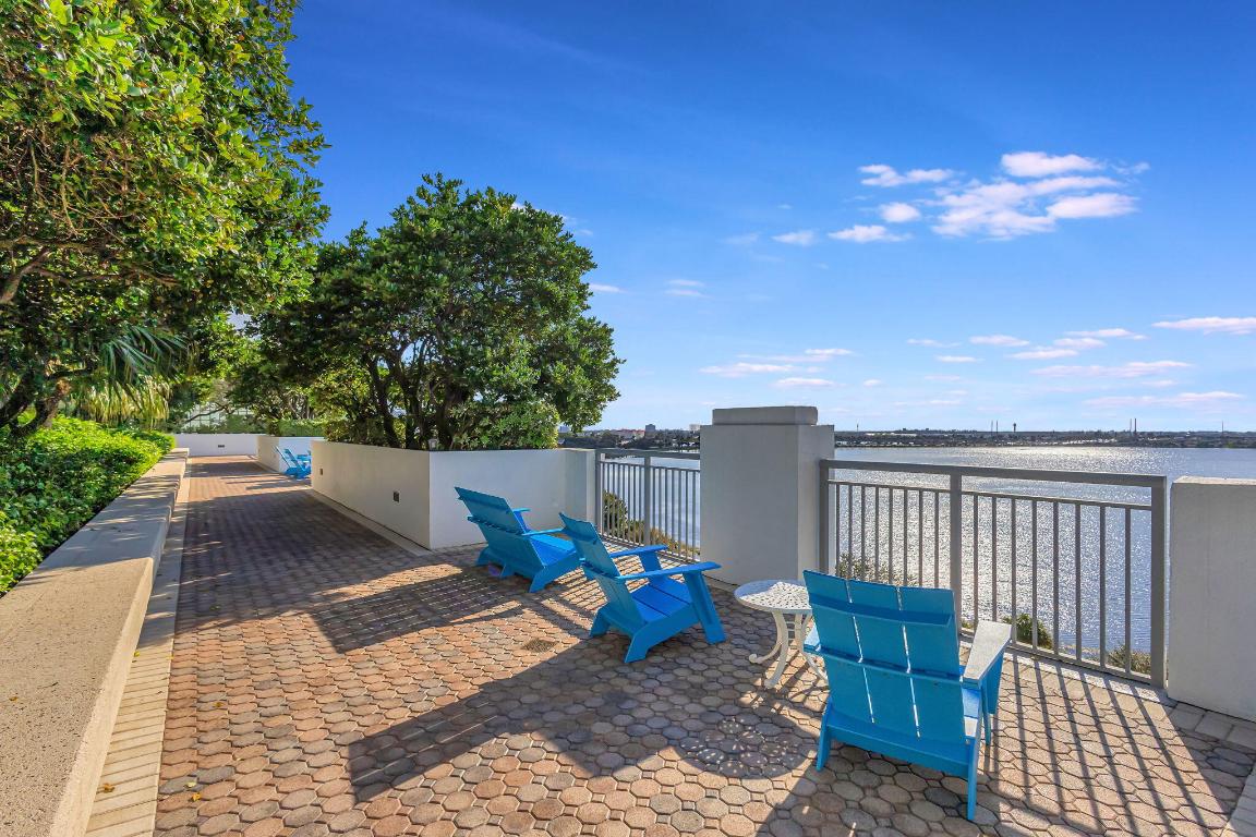 300 S Australian Ave #520 West Palm Beach, FL 33401