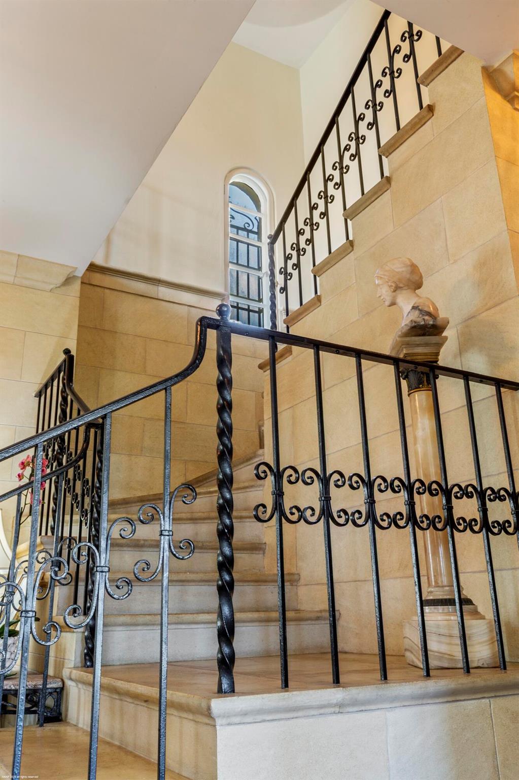 245 Valencia Rd West Palm Beach, FL 33401