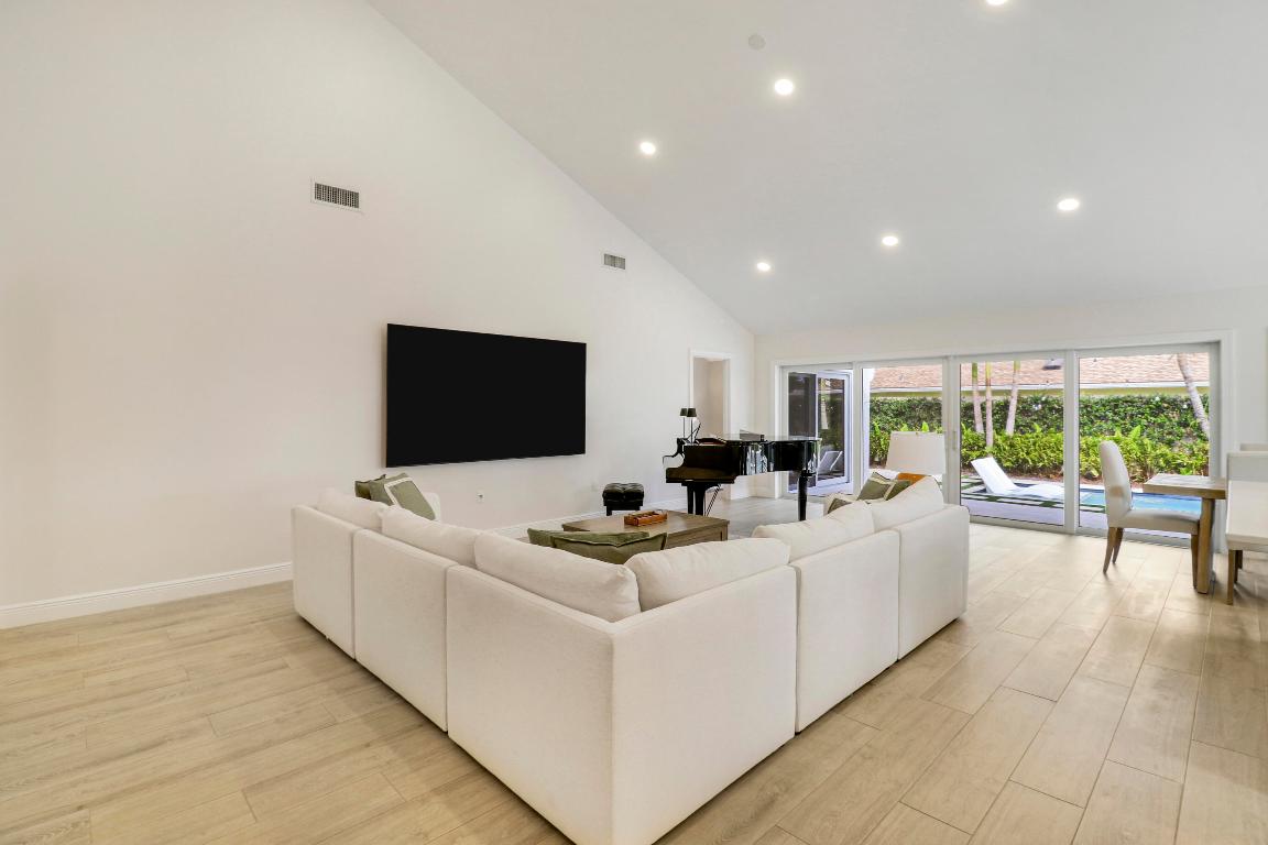 105 Ocean Pines Jupiter, FL 33477