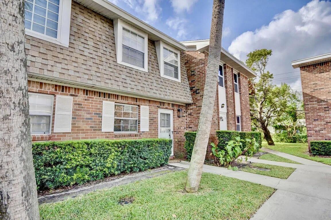 413 N Cypress #4 Tequesta, FL 33469