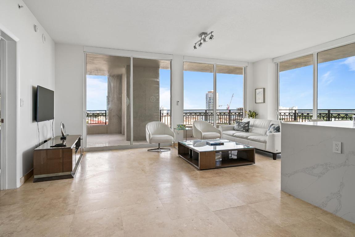 550 Okeechobee #1401