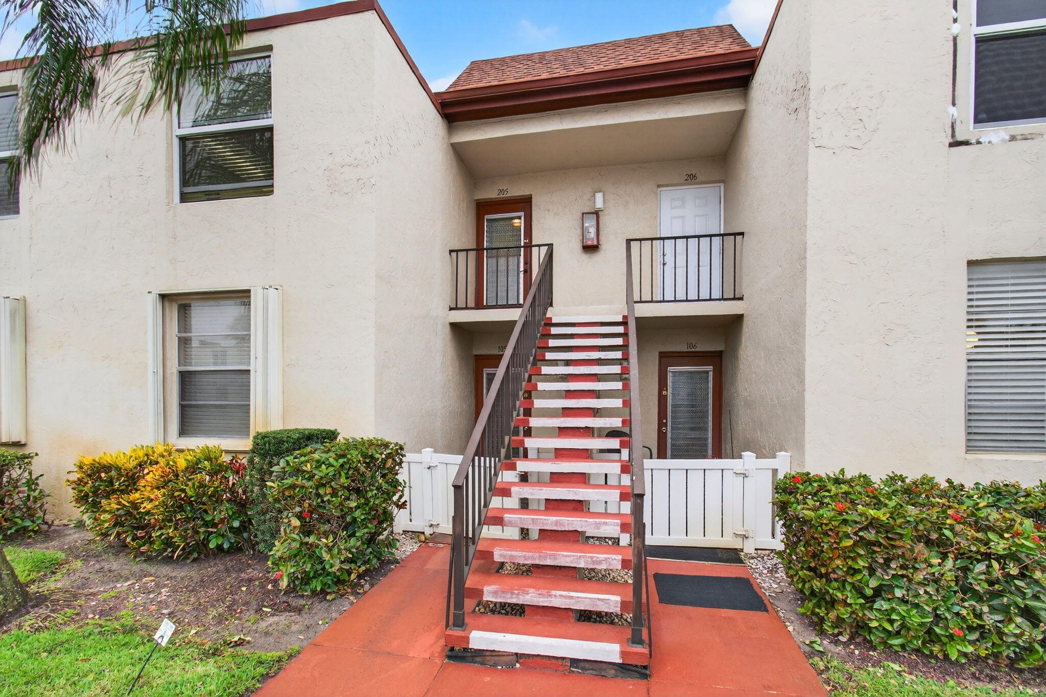 10 Willowbrook #205 Delray Beach, FL 33446