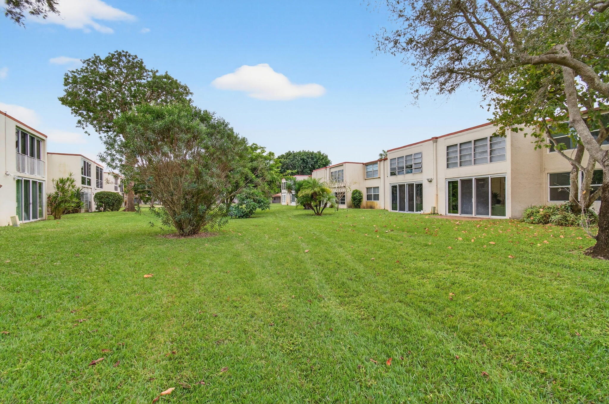 10 Willowbrook #205 Delray Beach, FL 33446