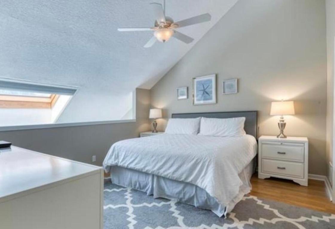 1605 S Us Hwy 1 #M2-202 Jupiter, FL 33477