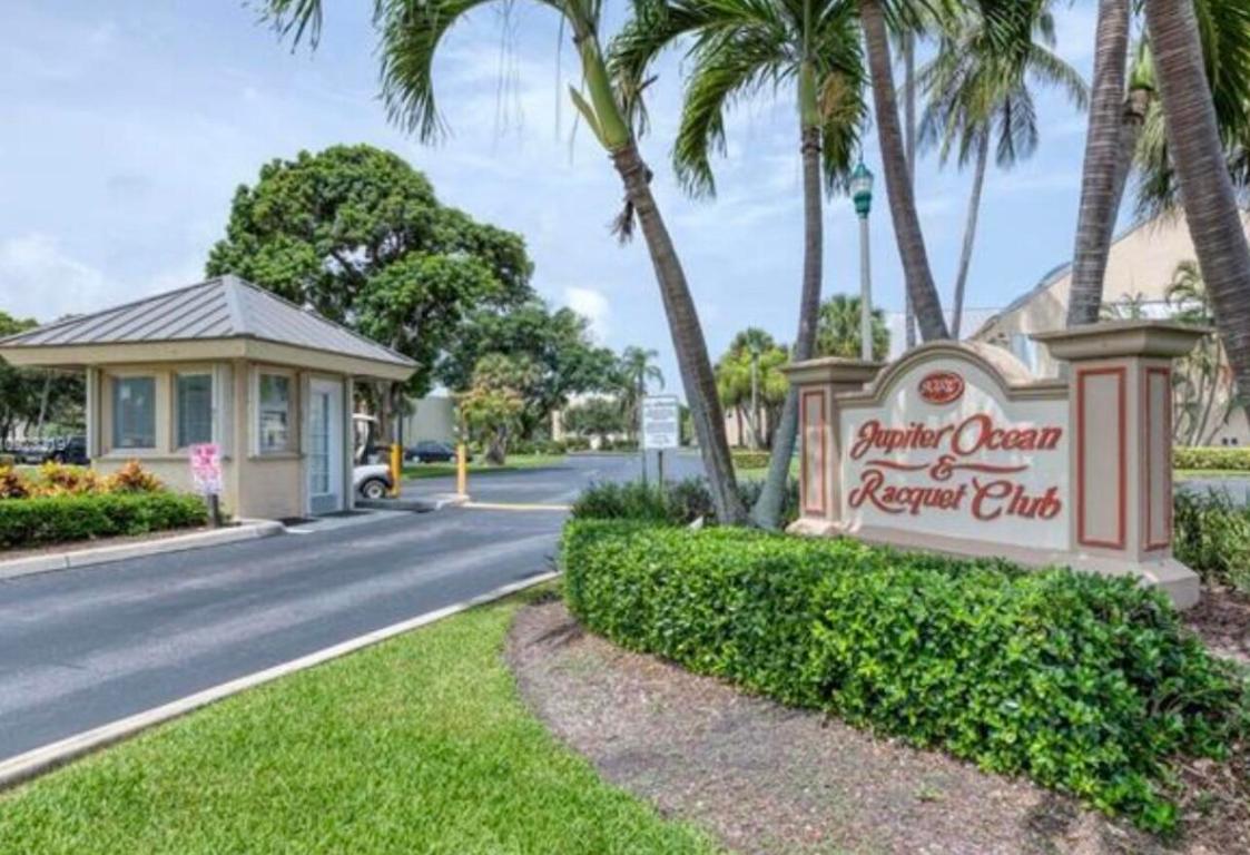 1605 S Us Hwy 1 #M2-202 Jupiter, FL 33477