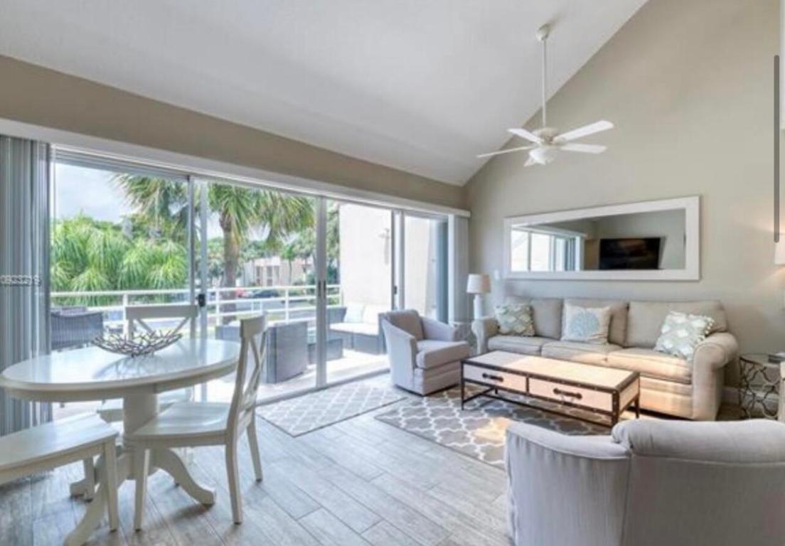 1605 S Us Hwy 1 #M2-202 Jupiter, FL 33477