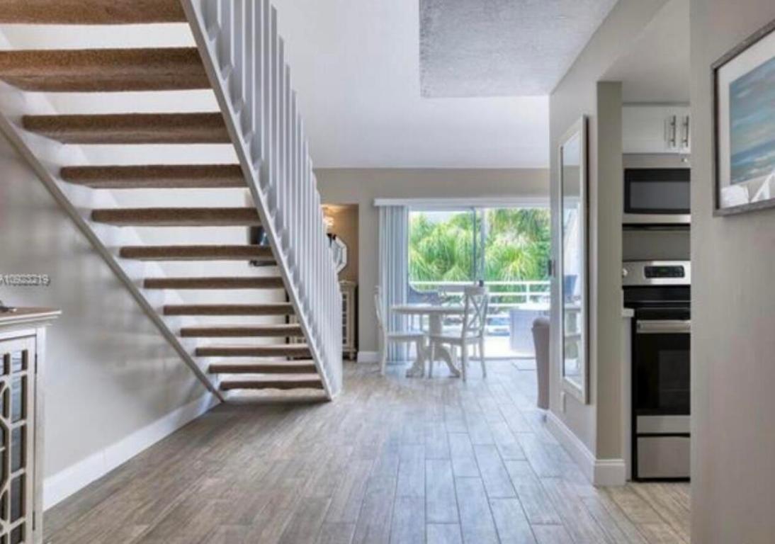 1605 S Us Hwy 1 #M2-202 Jupiter, FL 33477