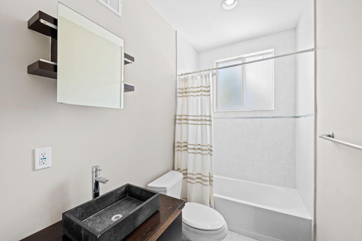 830 NE 19th Fort Lauderdale, FL 33304