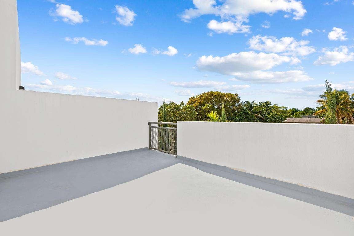 830 NE 19th Fort Lauderdale, FL 33304