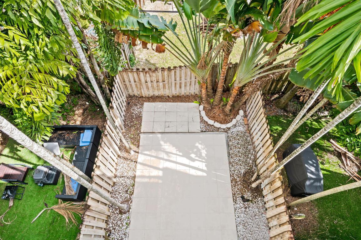 830 NE 19th Fort Lauderdale, FL 33304