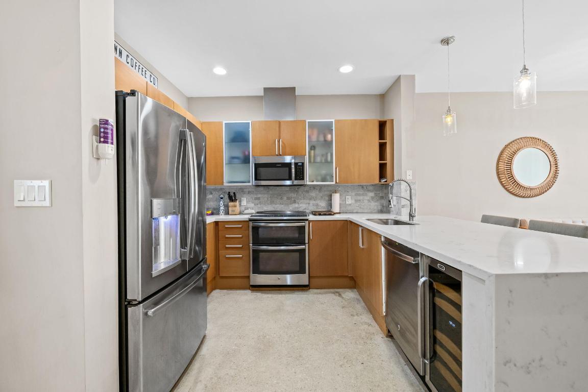 830 NE 19th Fort Lauderdale, FL 33304