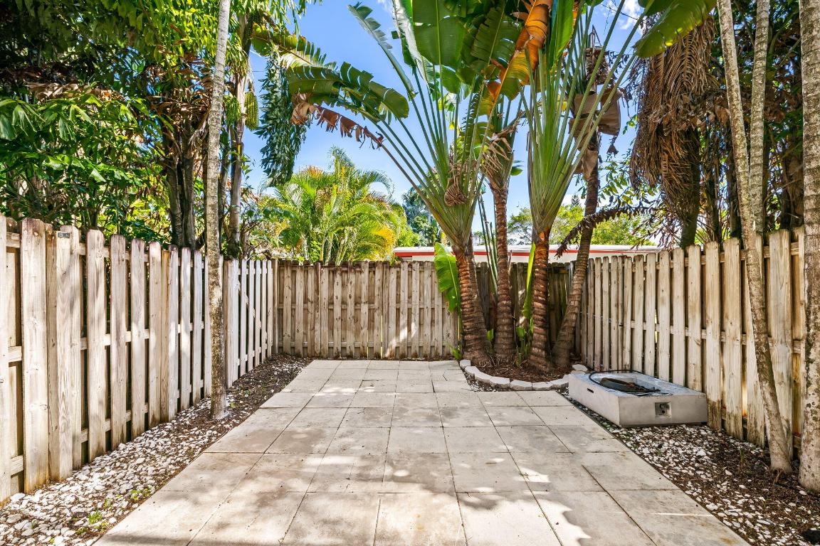 830 NE 19th Fort Lauderdale, FL 33304