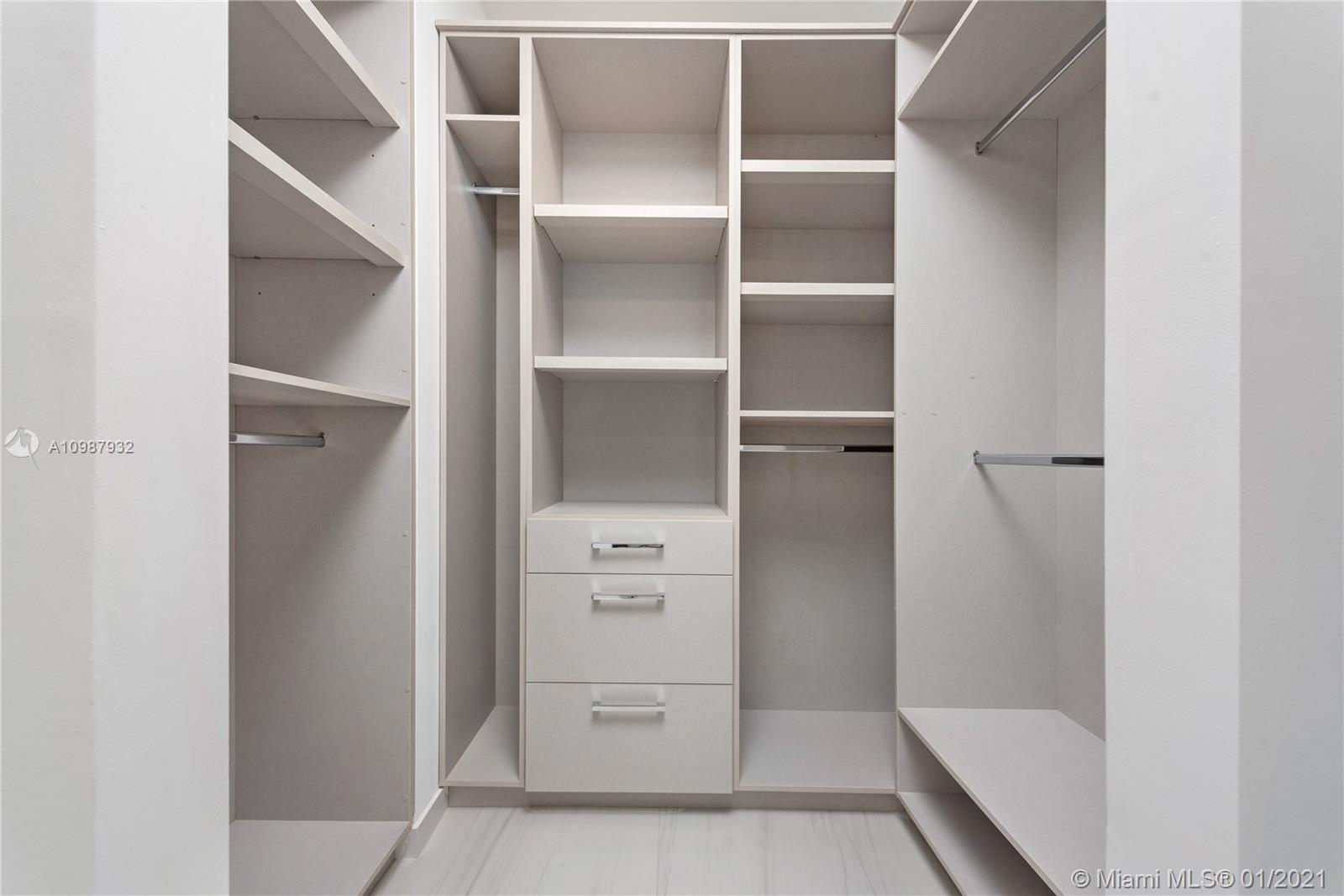 2811 S Bayshore #9B Coconut Grove, FL 33133