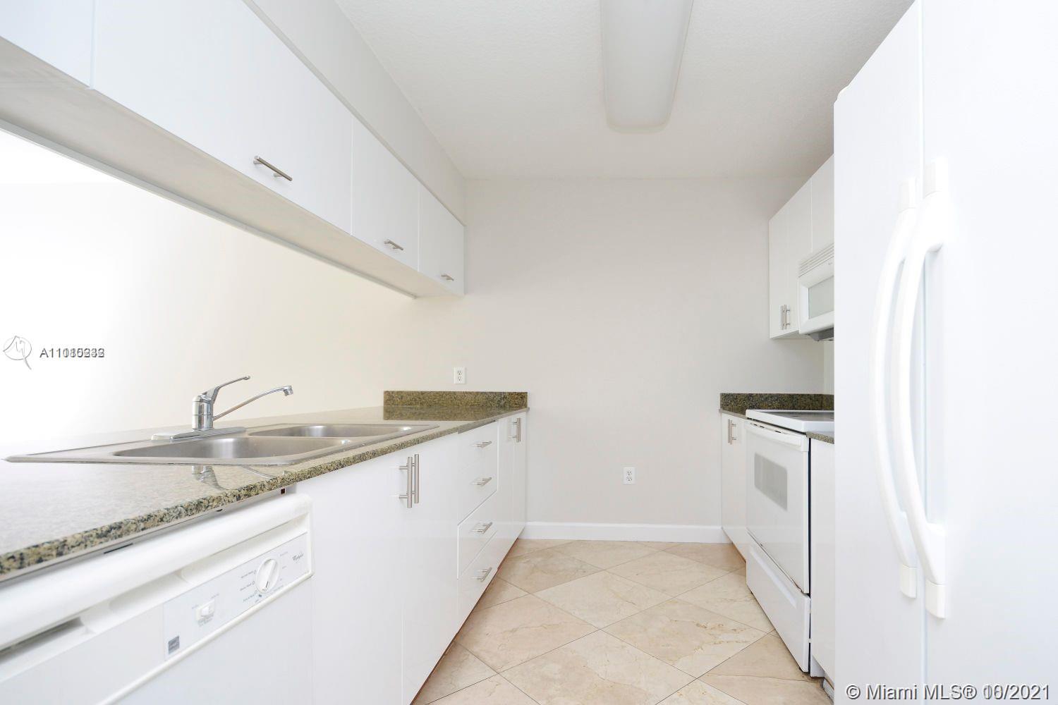 1200 Brickell Bay Dr #3817, Miami, FL 33131