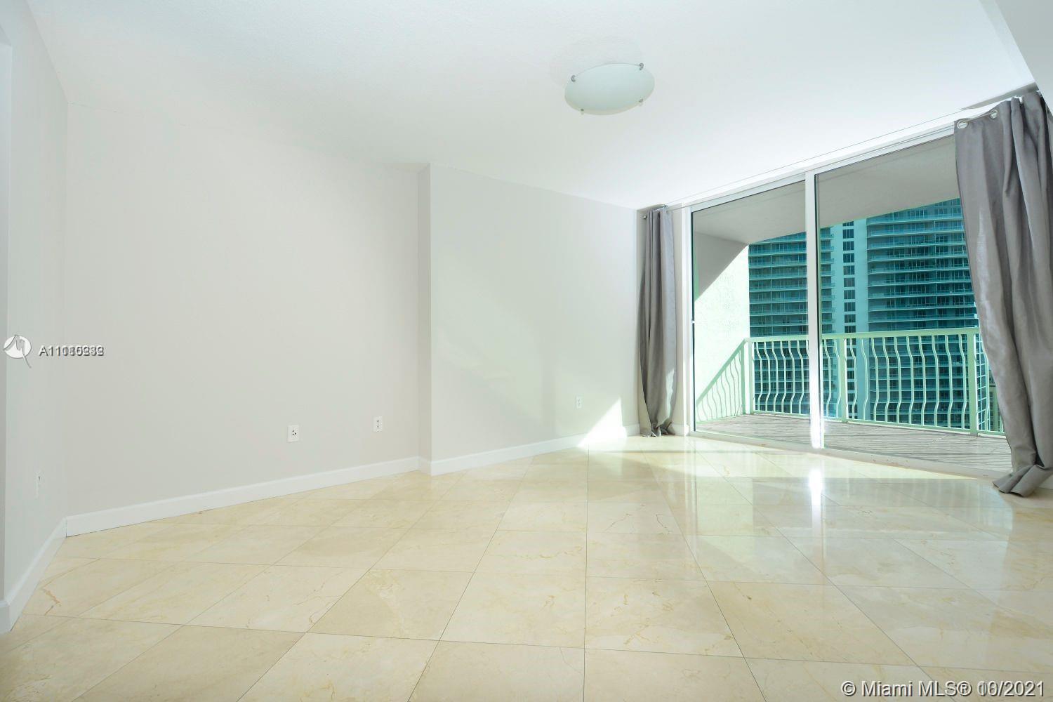 1200 Brickell Bay Dr #3817, Miami, FL 33131