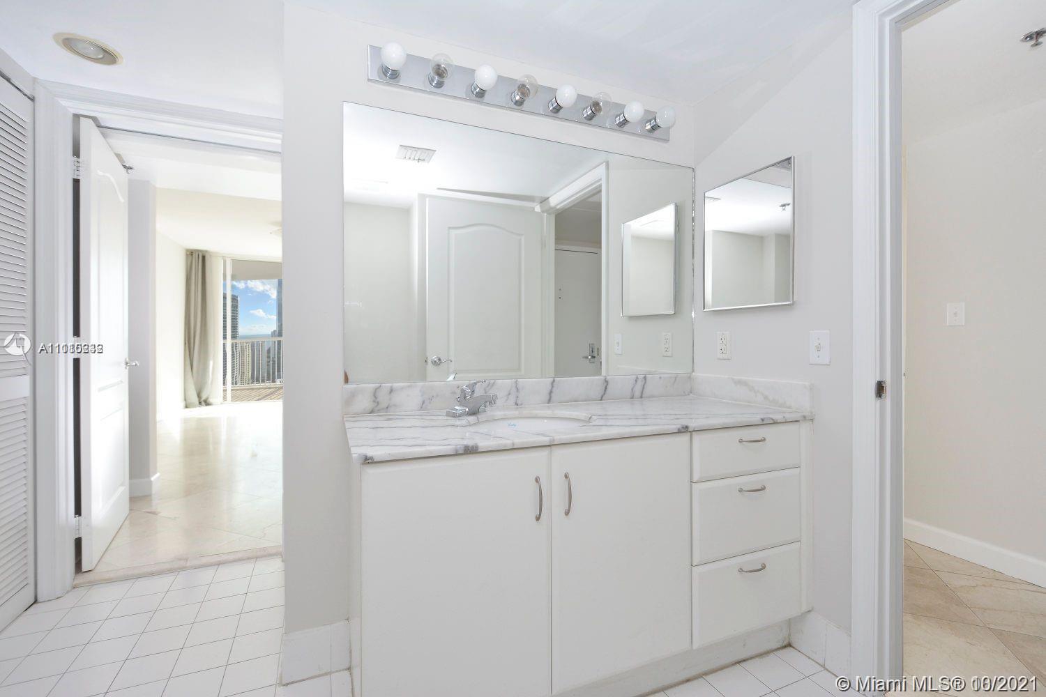 1200 Brickell Bay Dr #3817, Miami, FL 33131