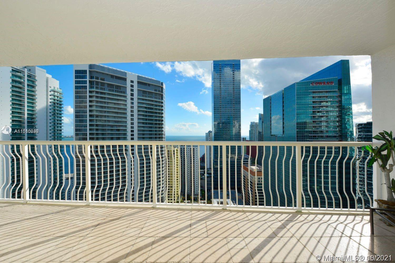 1200 Brickell Bay Dr #3817, Miami, FL 33131