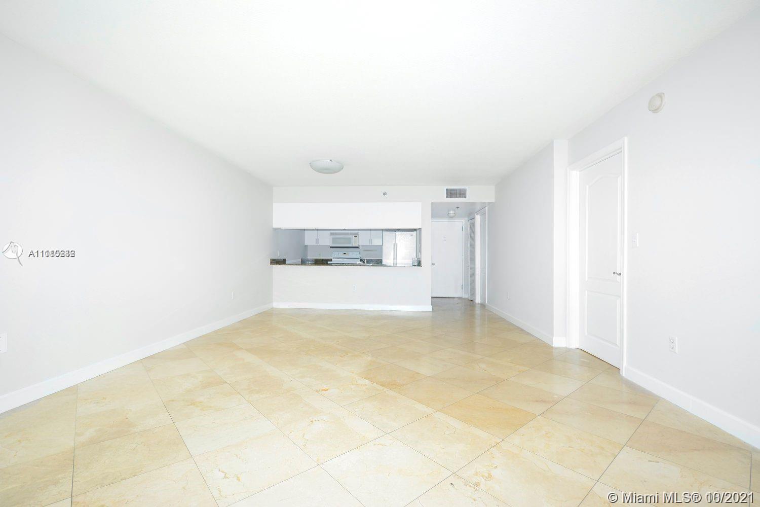 1200 Brickell Bay Dr #3817, Miami, FL 33131