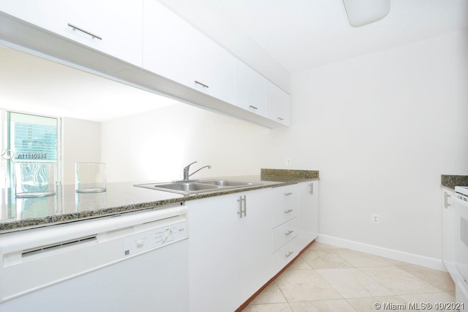 1200 Brickell Bay Dr #3817, Miami, FL 33131