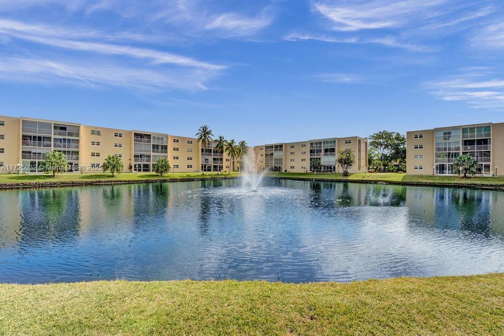 image Meadowbrook Lakes View37