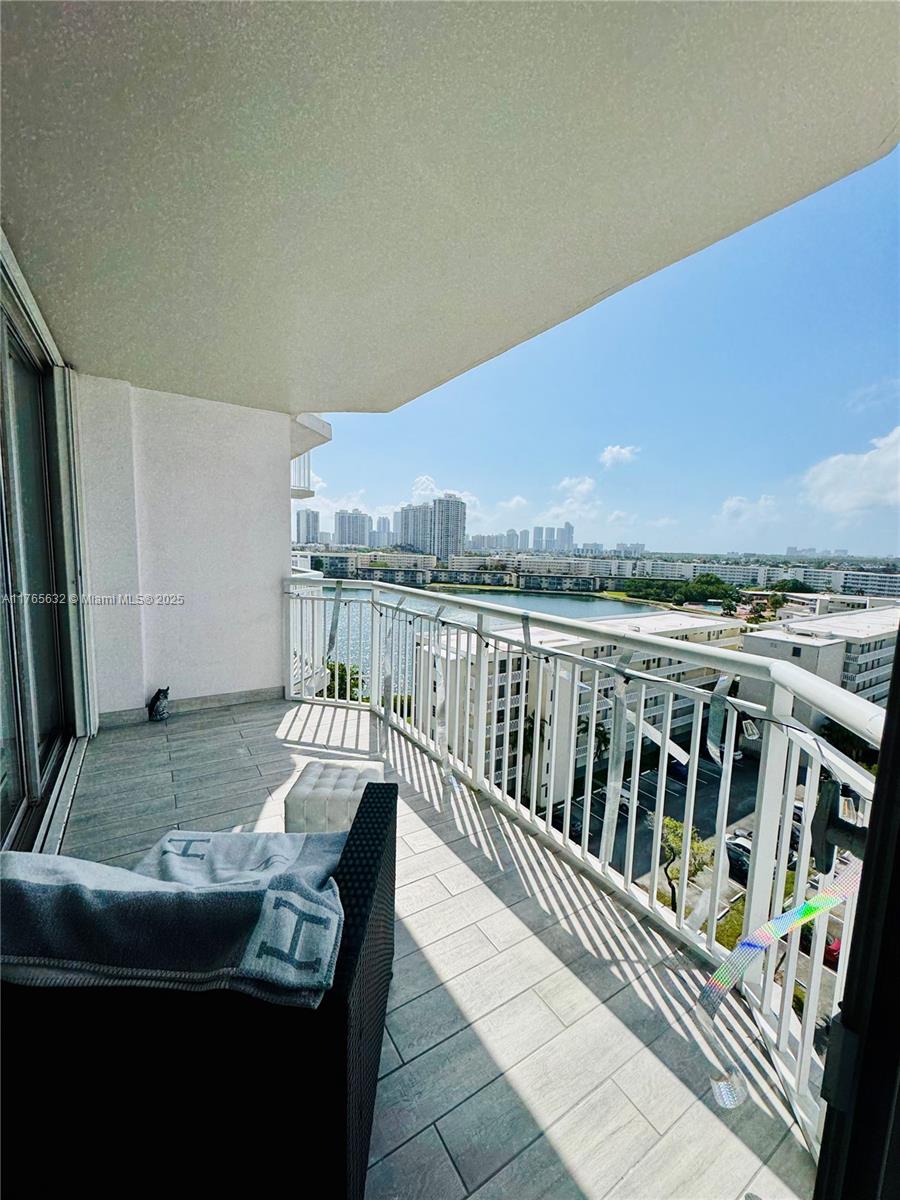 18031 Biscayne Blvd #1001,Aventura, FL 33160