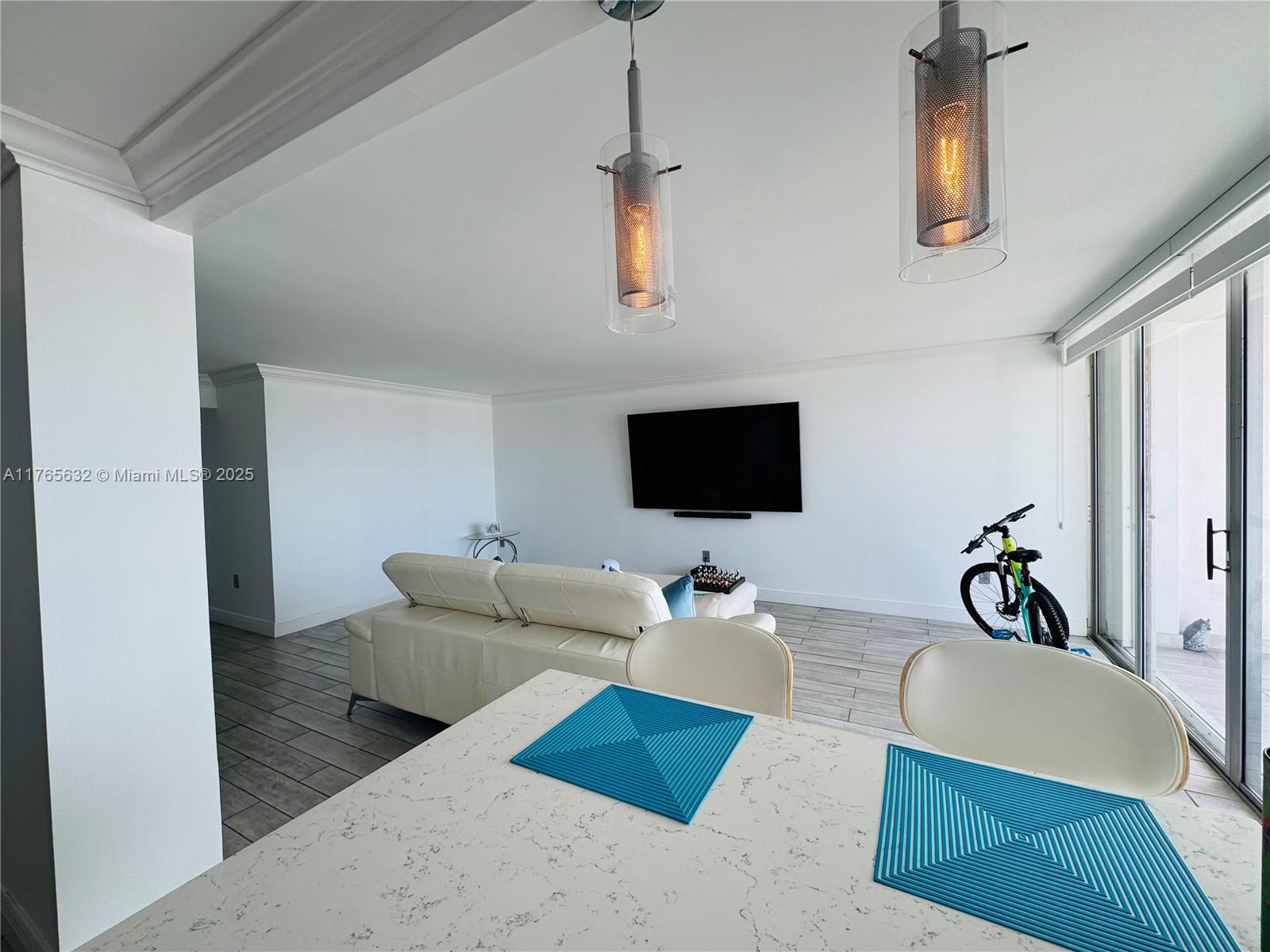 18031 Biscayne Blvd #1001,Aventura, FL 33160