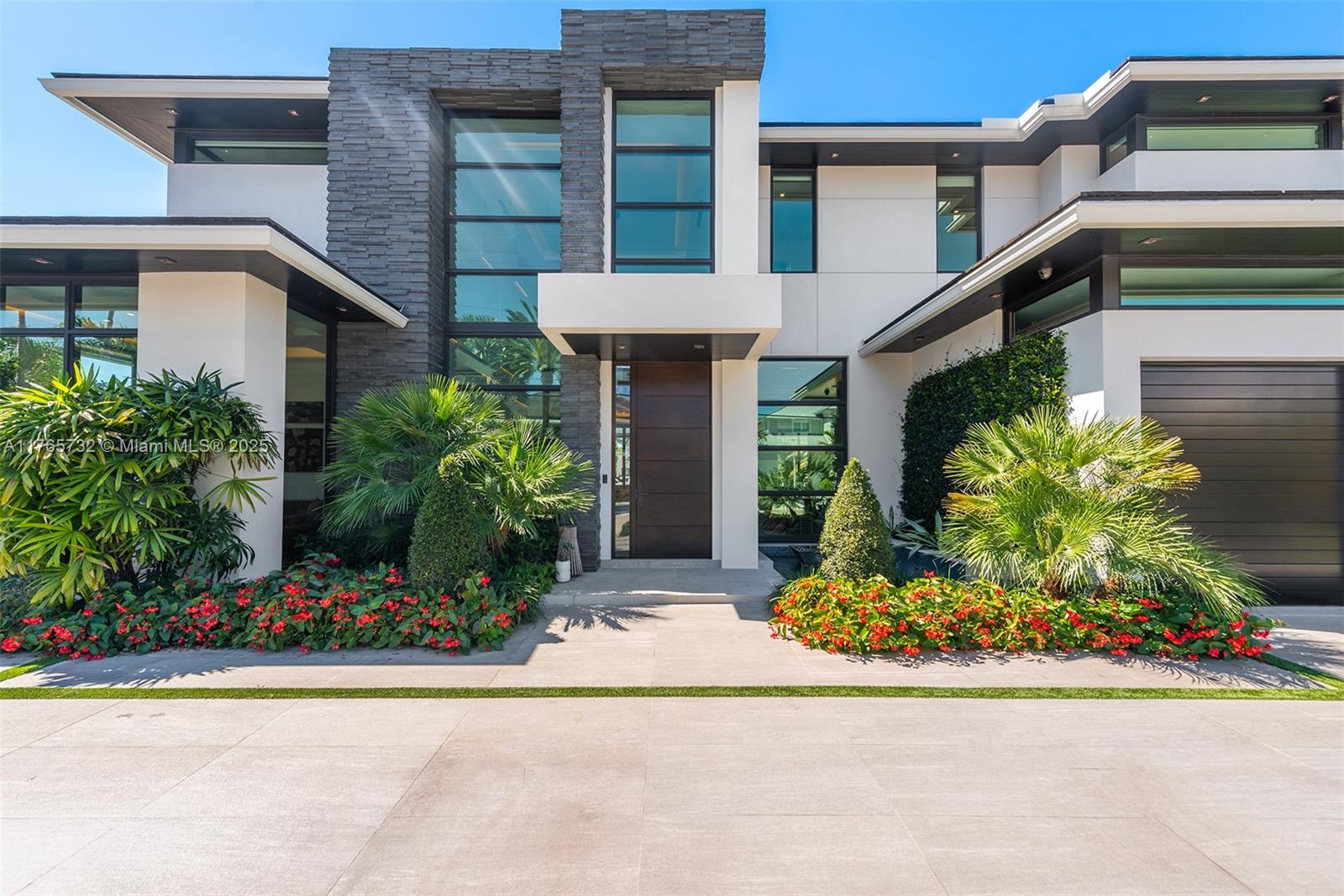 22 Isla Bahia Dr Fort Lauderdale, FL 33316