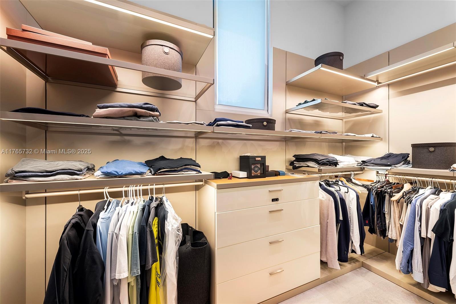 22 Isla Bahia Dr Fort Lauderdale, FL 33316