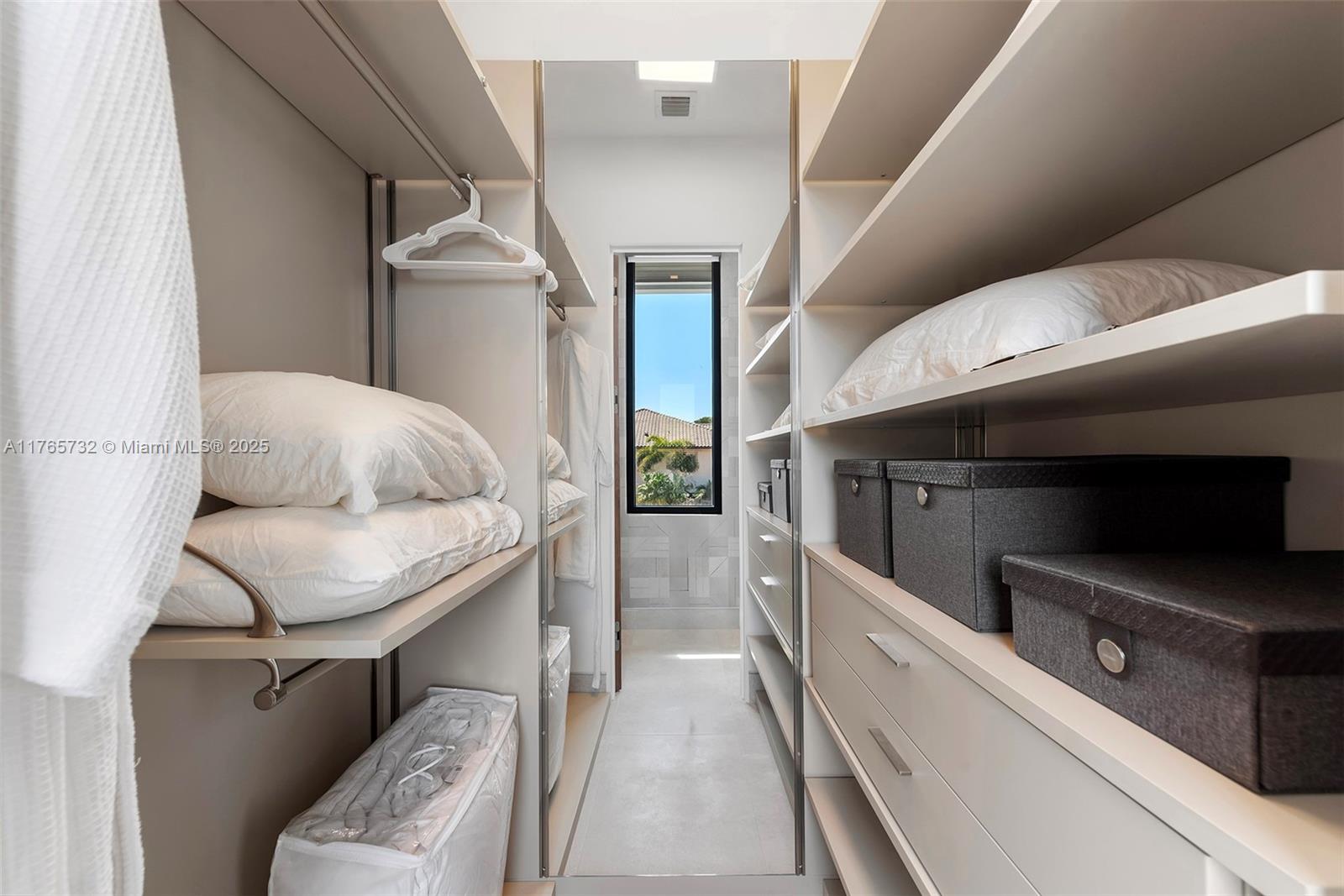 22 Isla Bahia Dr Fort Lauderdale, FL 33316