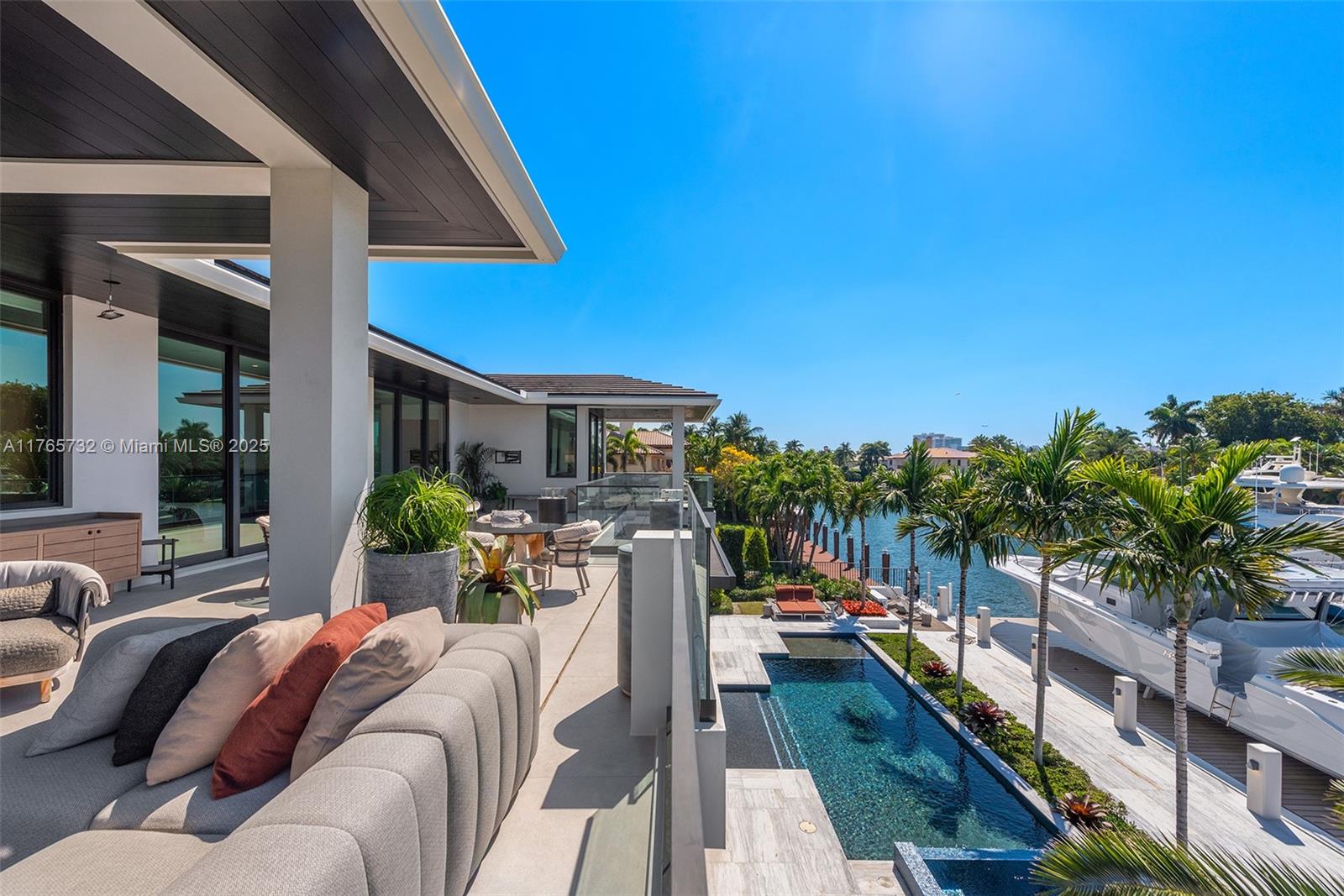 22 Isla Bahia Dr Fort Lauderdale, FL 33316