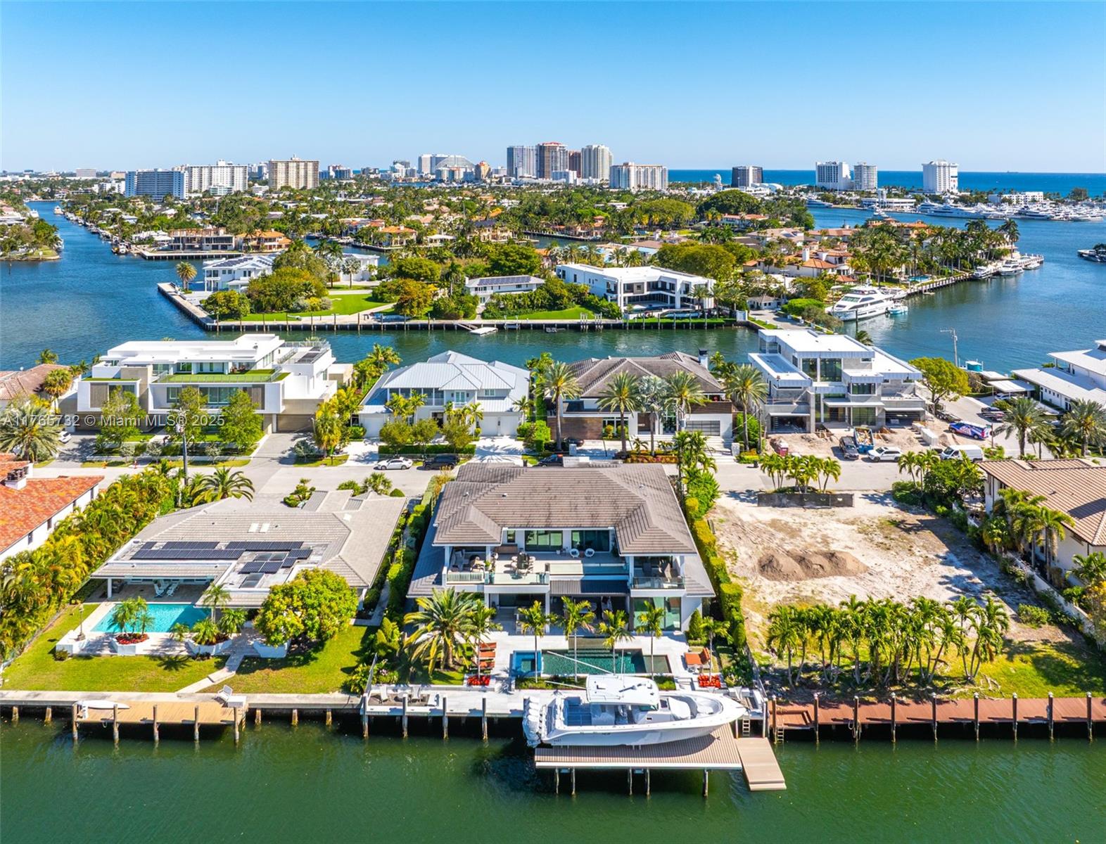 22 Isla Bahia Dr Fort Lauderdale, FL 33316