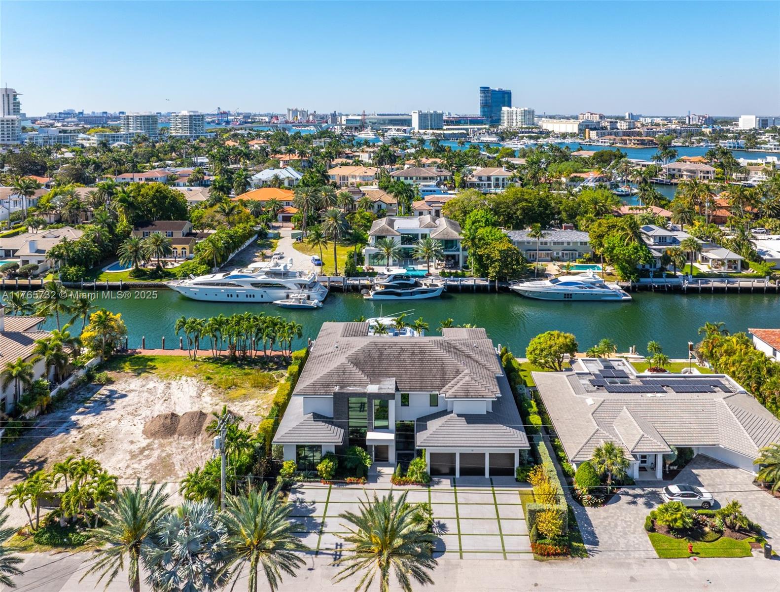 22 Isla Bahia Dr Fort Lauderdale, FL 33316