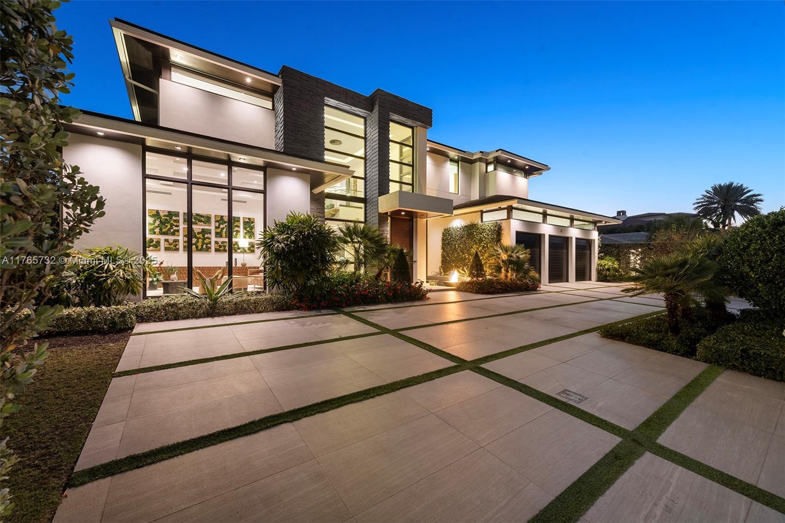 22 Isla Bahia Dr Fort Lauderdale, FL 33316