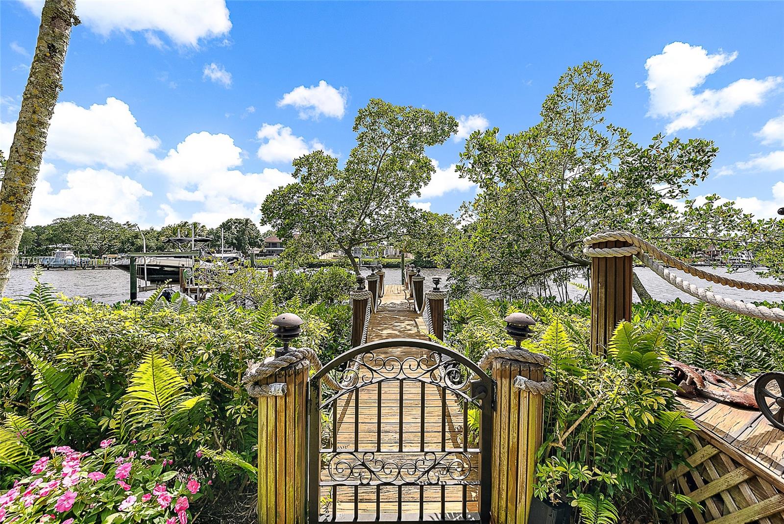 19028 SE Windward Is Ln Jupiter, FL 33458