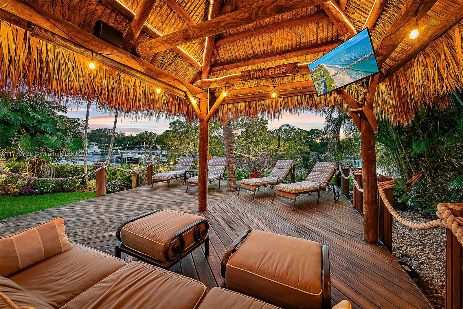 19028 SE Windward Is Ln Jupiter, FL 33458