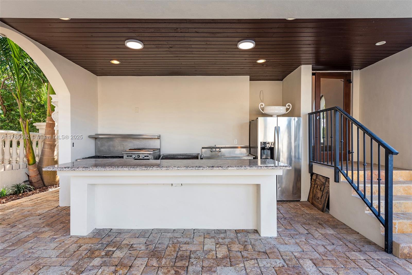 270 Atlantic Ave Sunny Isles Beach, FL 33160