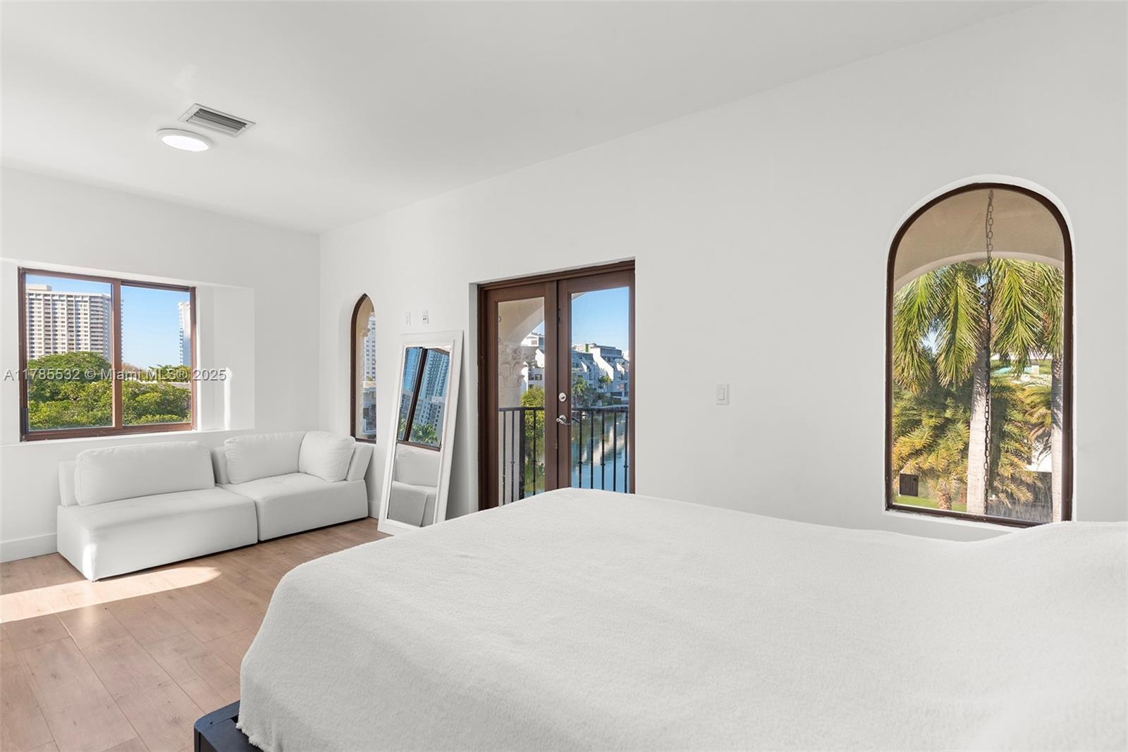 270 Atlantic Ave Sunny Isles Beach, FL 33160