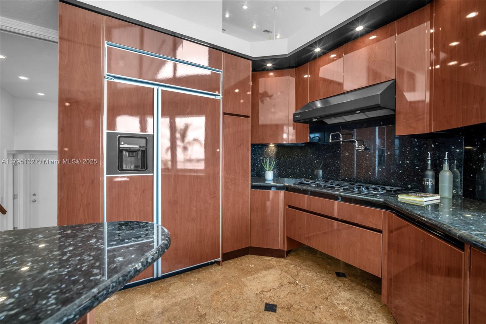 1925 Harbourview Dr Fort Lauderdale, FL 33316