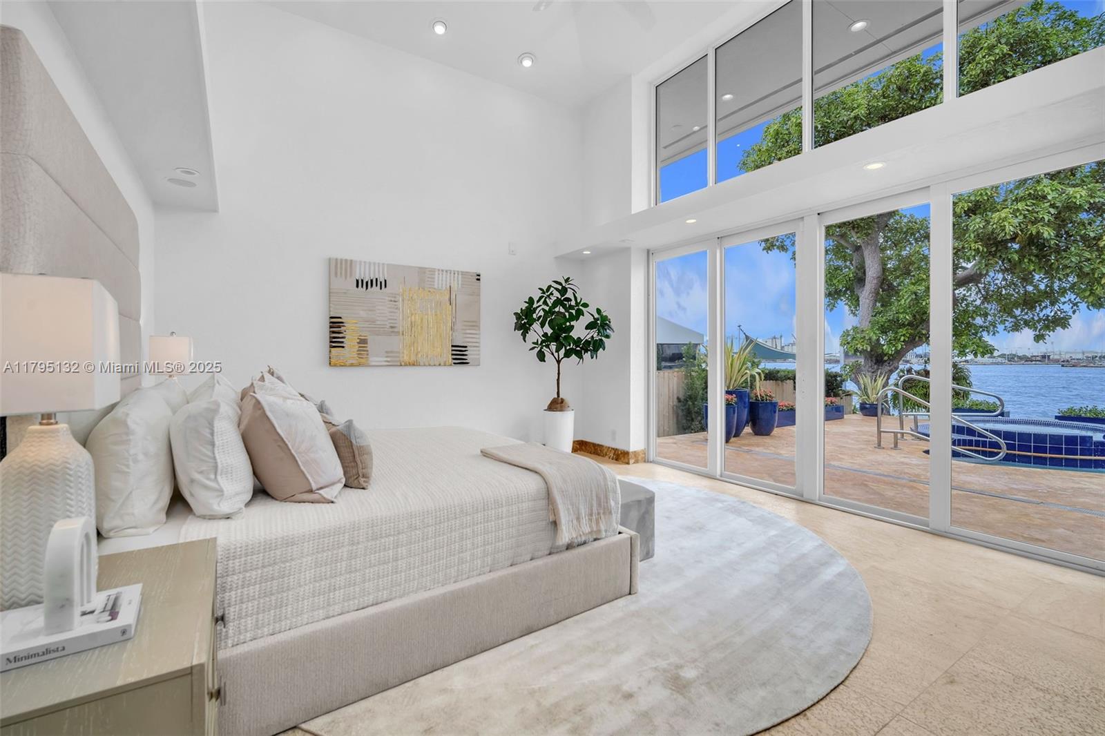 1925 Harbourview Dr Fort Lauderdale, FL 33316