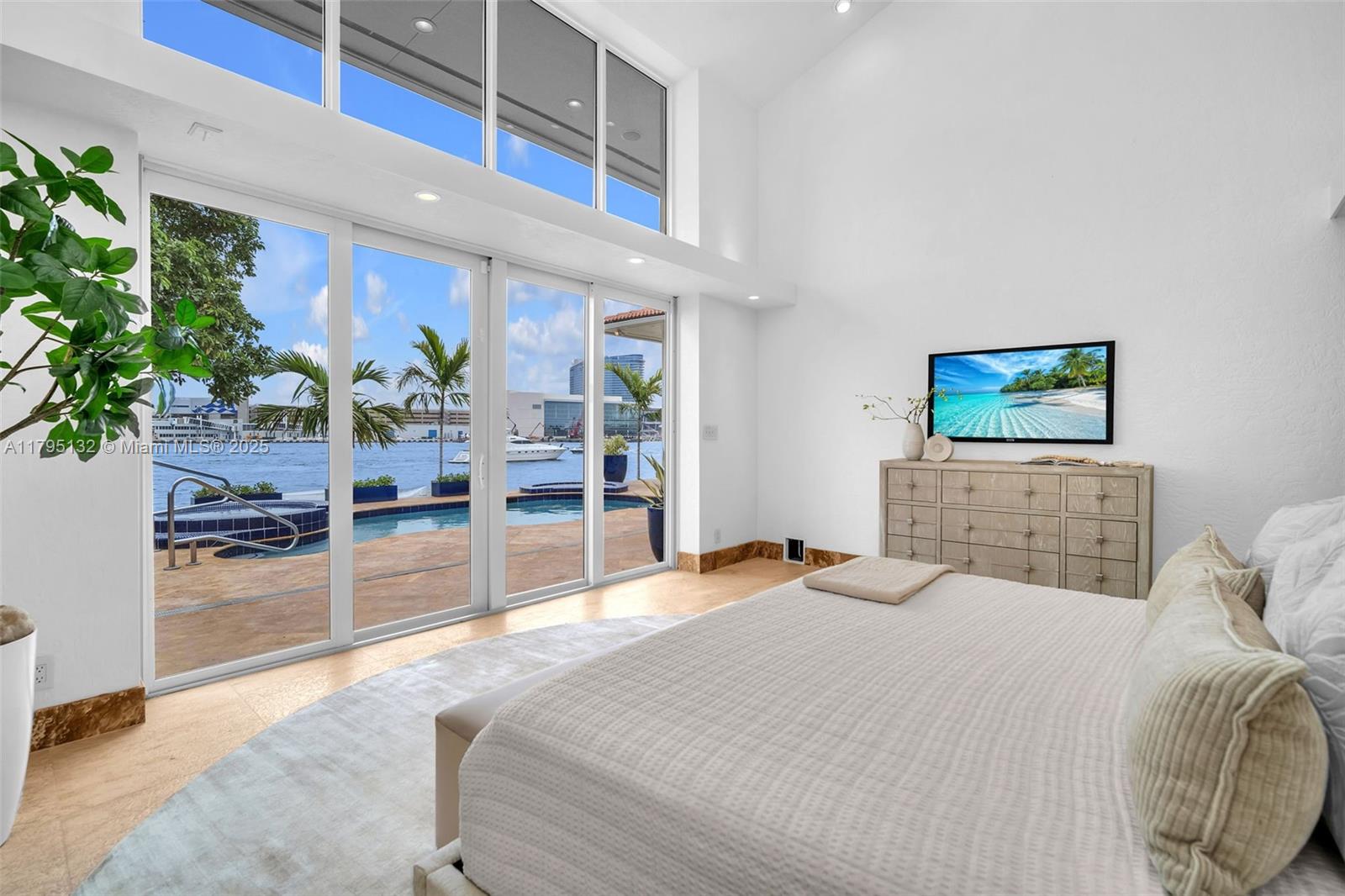 1925 Harbourview Dr Fort Lauderdale, FL 33316