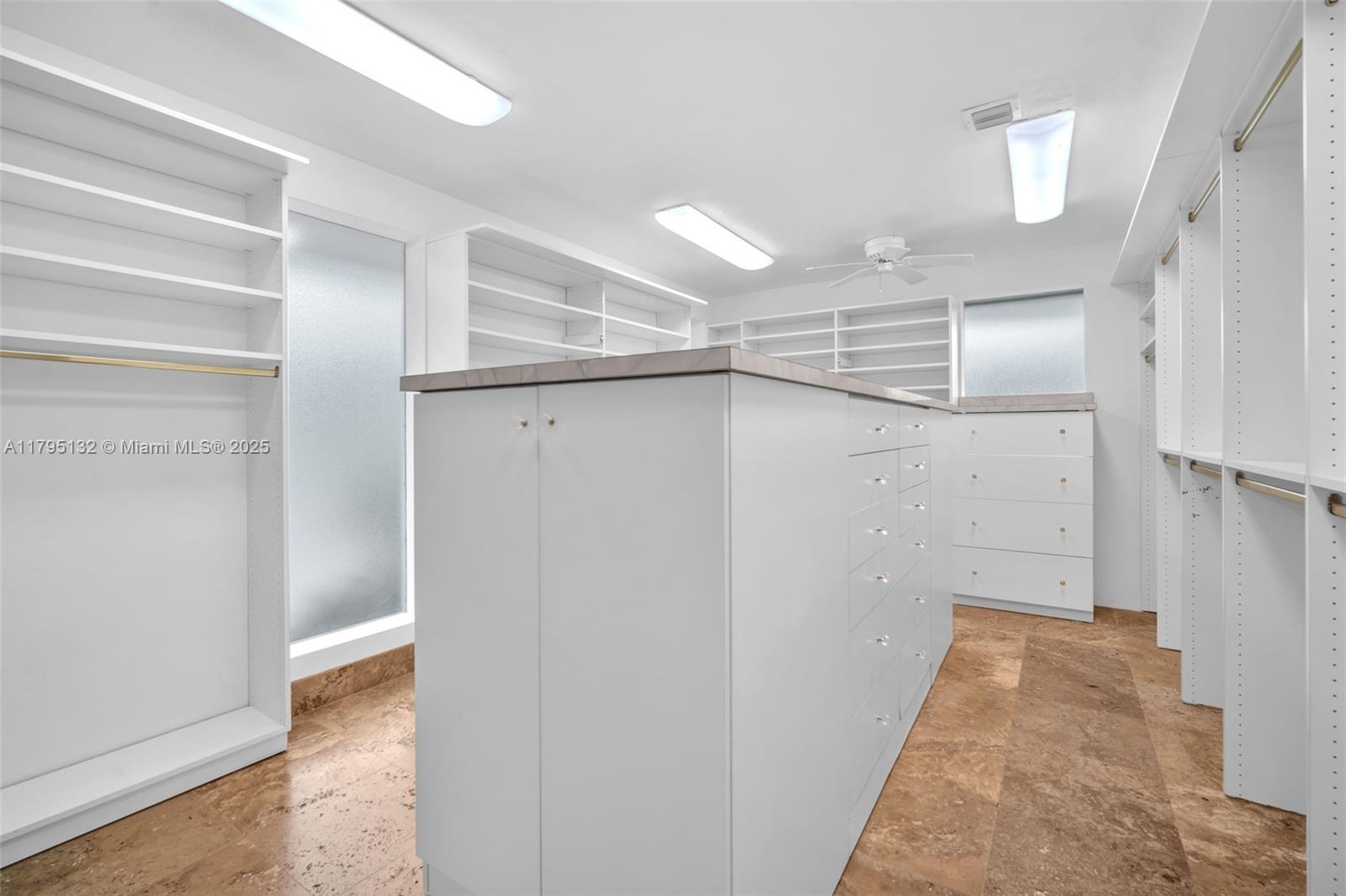 1925 Harbourview Dr Fort Lauderdale, FL 33316