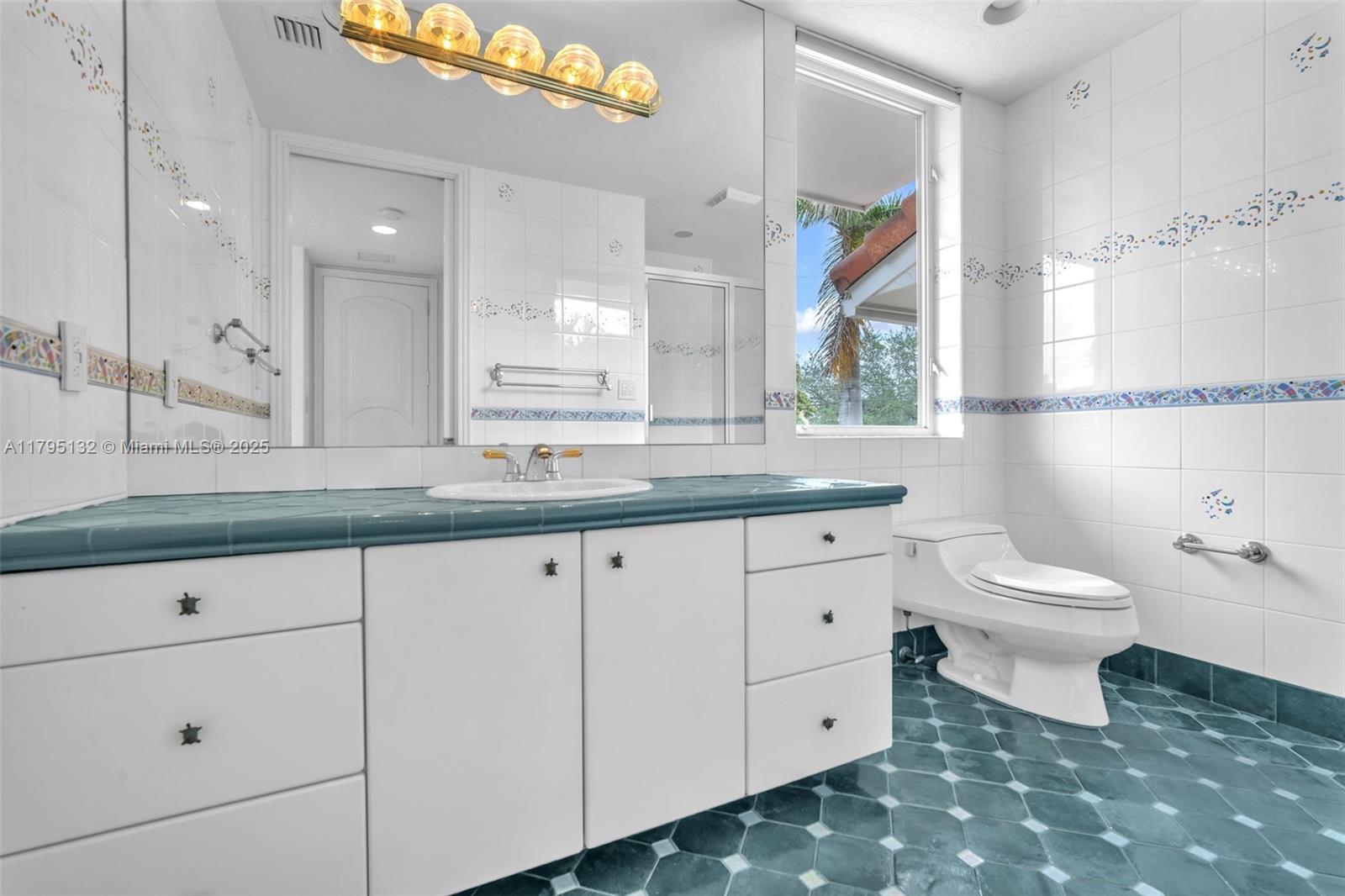 1925 Harbourview Dr Fort Lauderdale, FL 33316