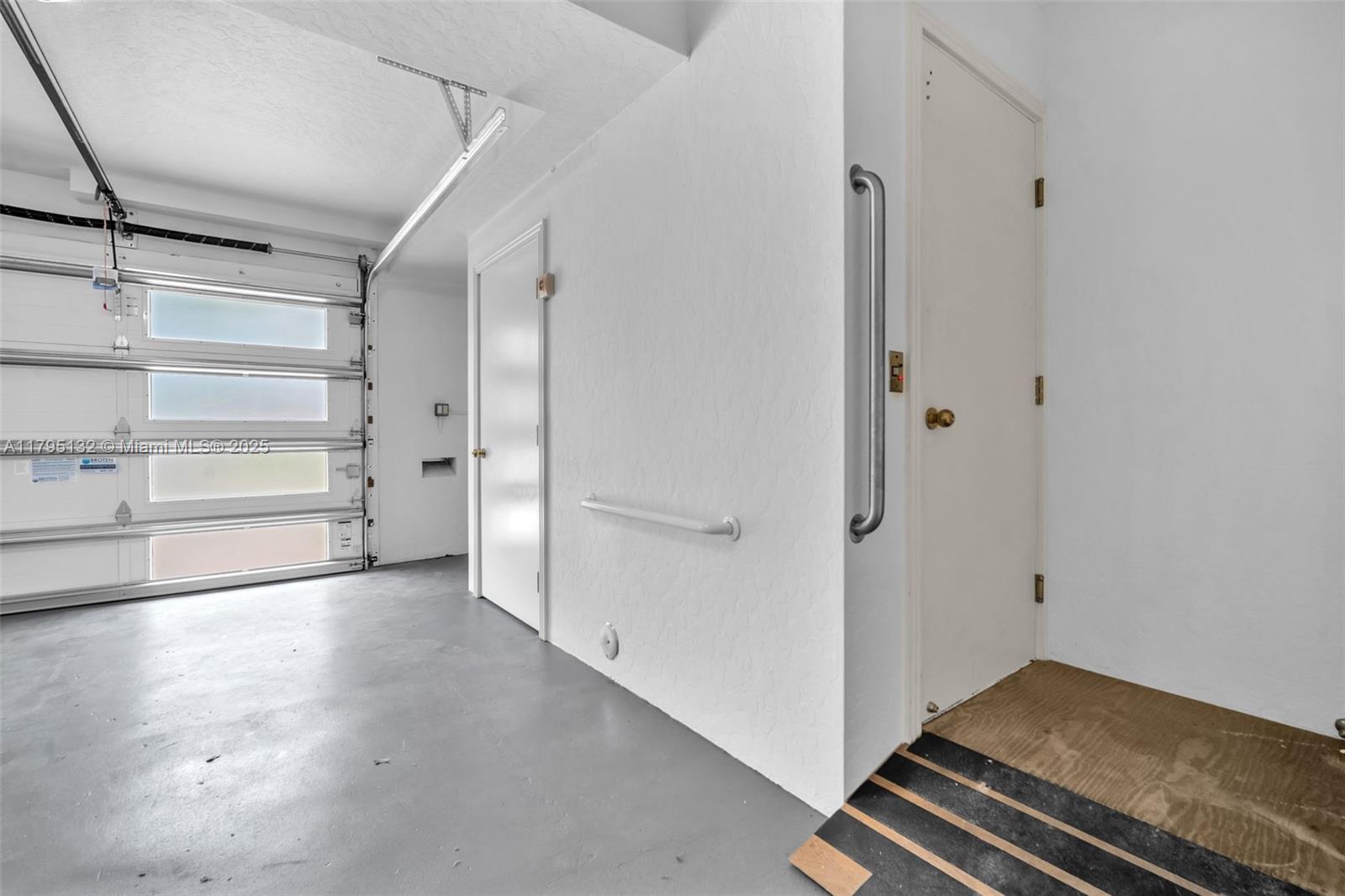 1925 Harbourview Dr Fort Lauderdale, FL 33316