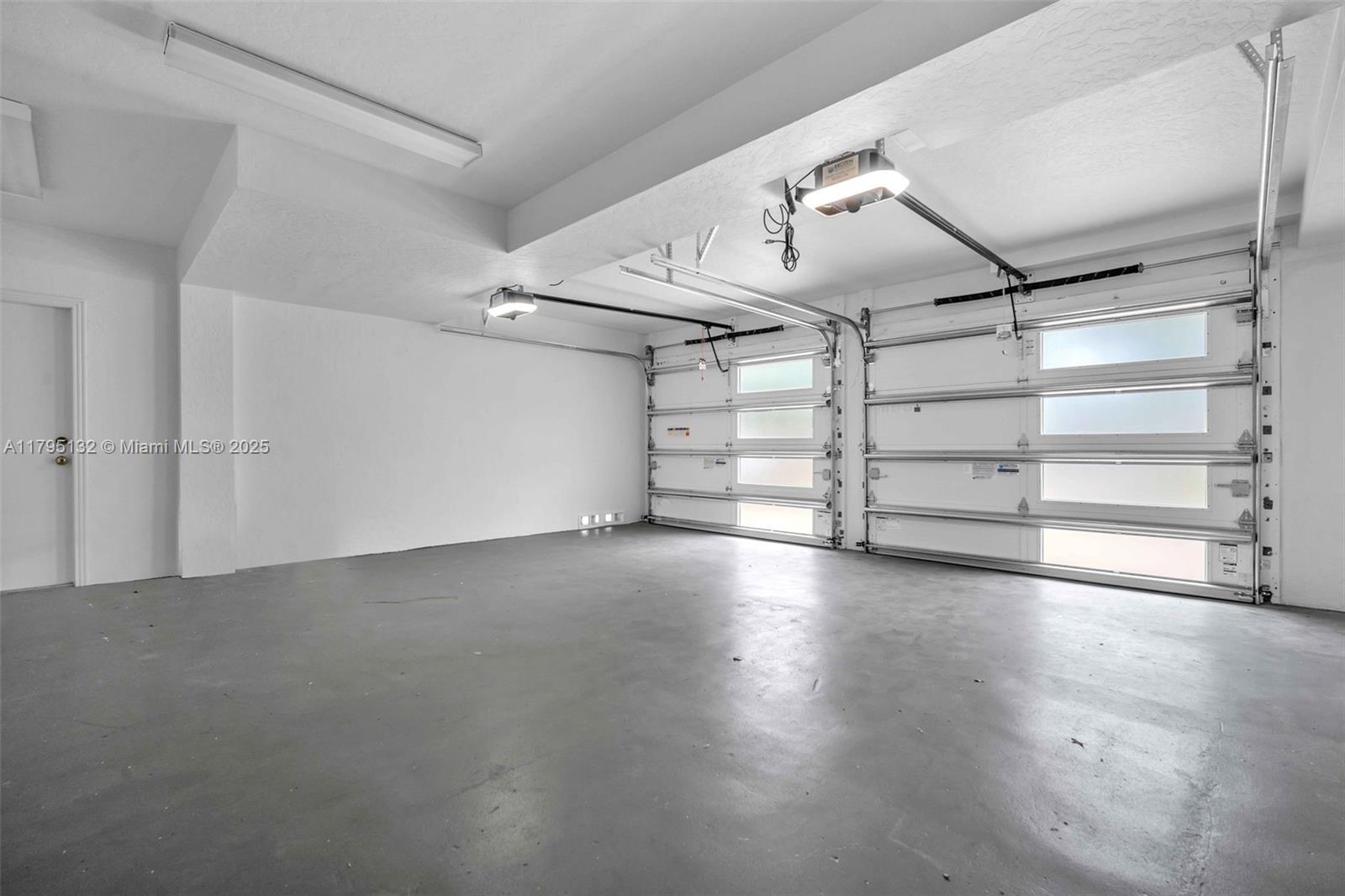 1925 Harbourview Dr Fort Lauderdale, FL 33316