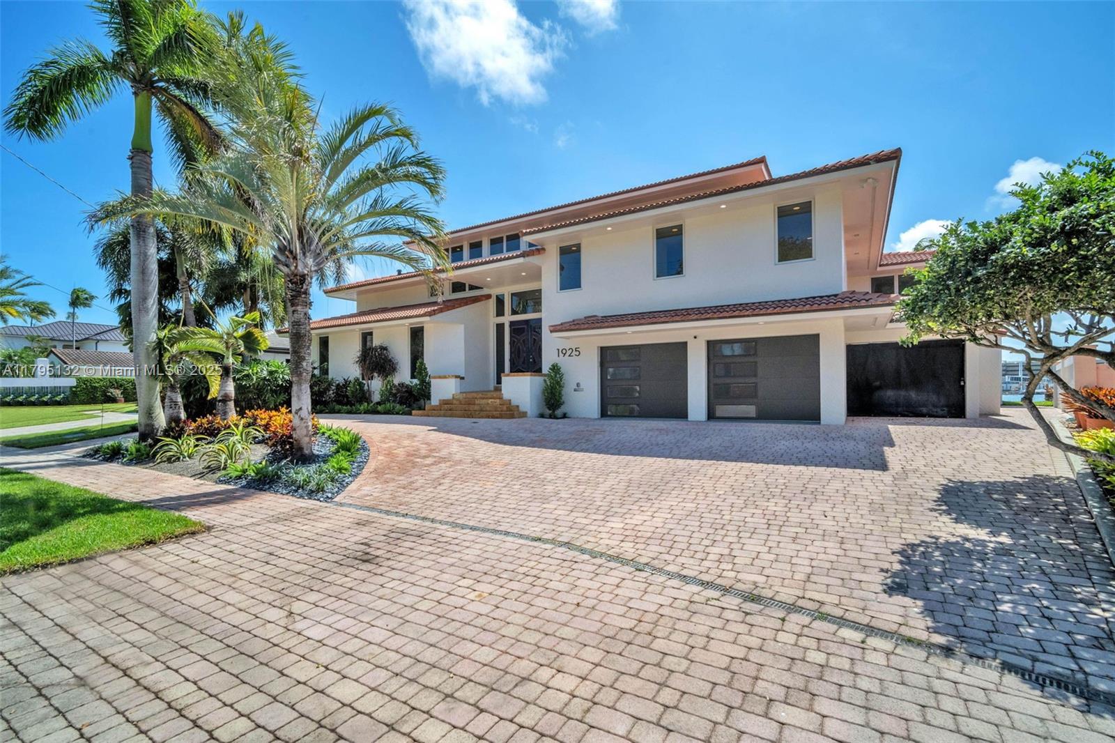 1925 Harbourview Dr Fort Lauderdale, FL 33316